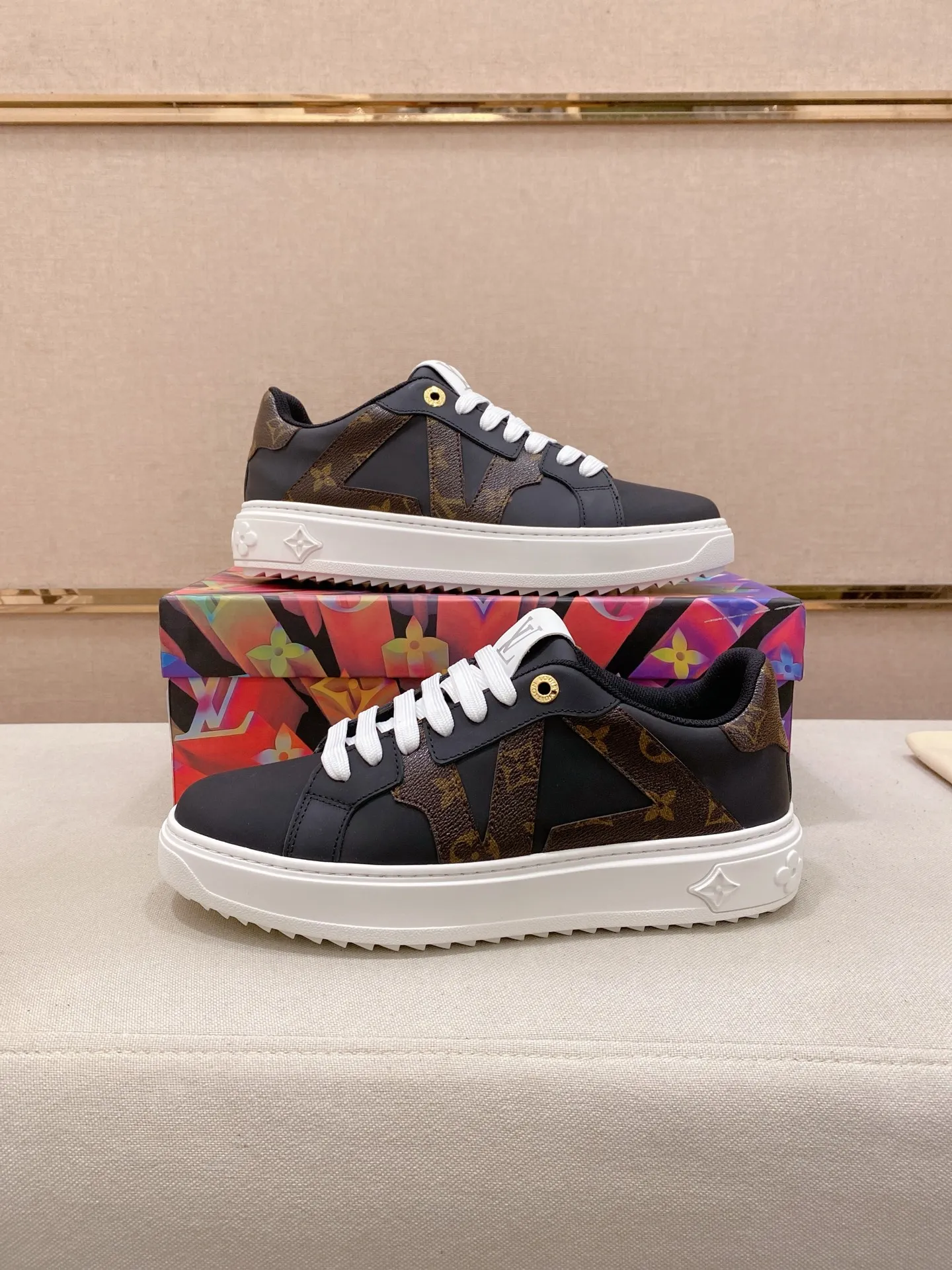 Men's shoes💰: 540💰(Niuli: full package) louis vuitton (Louis Vuitton/lv) top 🔍🔍 new models are on sale at the same time at the counter. The upper 🇮🇹 is imported from Italy, first-layer cowhide, and the lining is fully imported cowhide. 💪💪, completely 1⃣️ to 1 ⃣️Re-engraved🇮🇹💪💪, ⚠Sole: The original sole is specially provided by the original factory, the exclusive movable molded sole is super comfortable, ⚠The original factory follows the order, 🔍🔍high quality, you can enter and exit the counter at will, welcome to compare⚠. Code number:38-44
